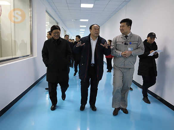 2019年2月12日時(shí)任遼寧省錦州市委書(shū)記王德佳蒞臨我司創(chuàng)惠車(chē)間