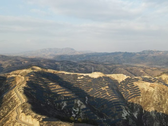 全球足跡 | “山地光谷”！陽光能源助力山西忻州5萬千瓦光伏項(xiàng)目全容量并網(wǎng)發(fā)電